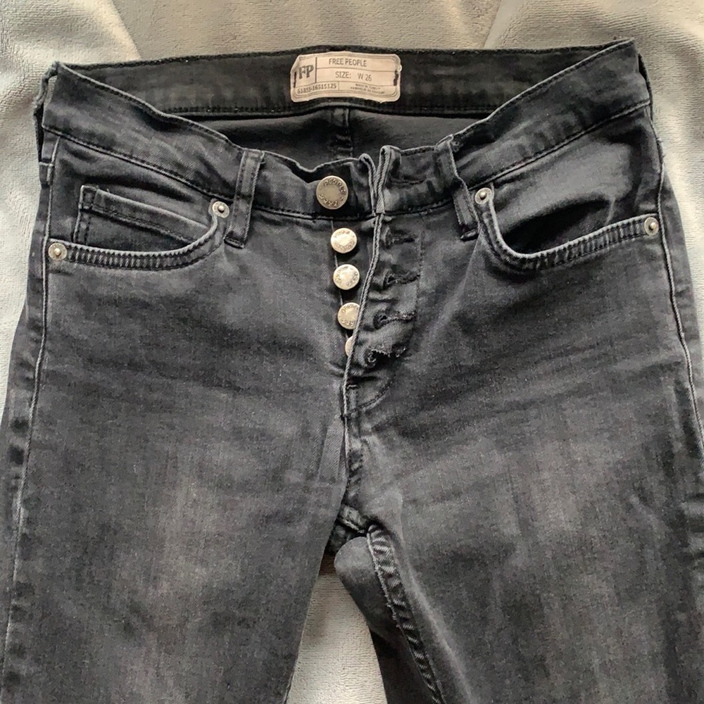 Skinny, low waisted jeans